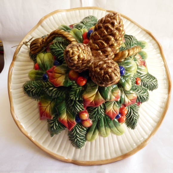 Fitz and Floyd Classics Jolly St. Nick Hand painted Holiday Ceramic covered Bowl - Picture 6 of 12